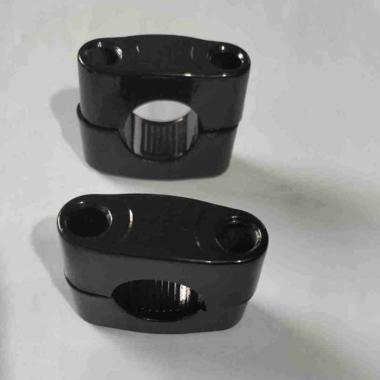 固定ブラケット